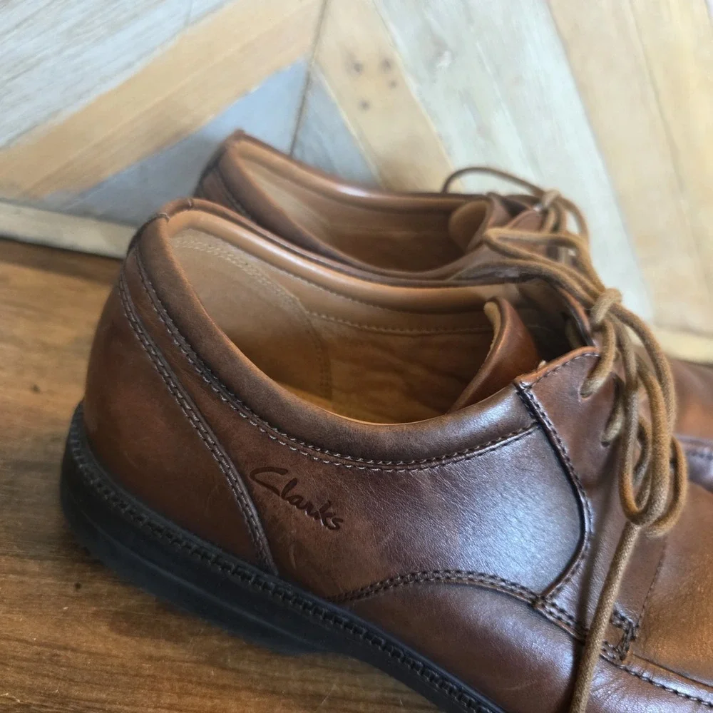 Clarks Shoes Men's Size 9M Brown Leather Lace Up Oxford Comfort Extralight